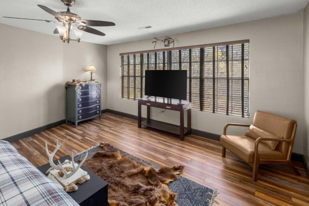 Stonegate Lodge Bear'S Den Kitchen, Pool, Firepit, Wifi ,Smart Tvs يوريكا سبرينغز المظهر الخارجي الصورة