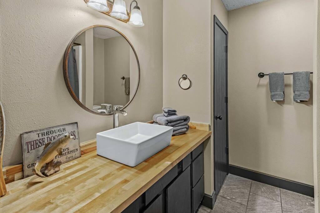 Stonegate Lodge Bear'S Den Kitchen, Pool, Firepit, Wifi ,Smart Tvs يوريكا سبرينغز المظهر الخارجي الصورة