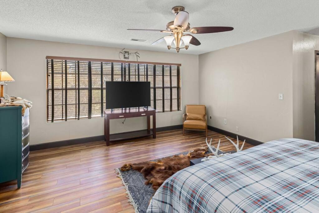 Stonegate Lodge Bear'S Den Kitchen, Pool, Firepit, Wifi ,Smart Tvs يوريكا سبرينغز المظهر الخارجي الصورة