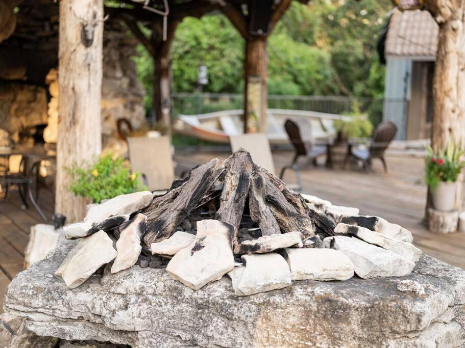 Stonegate Lodge Bear'S Den Kitchen, Pool, Firepit, Wifi ,Smart Tvs يوريكا سبرينغز المظهر الخارجي الصورة
